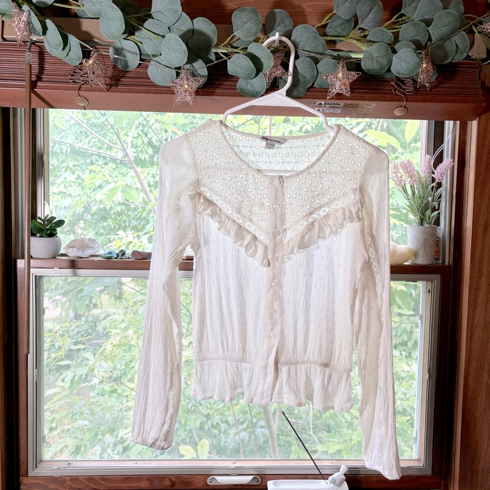 American Eagle Cream Lace Ruffle Button Up Long Sleeve Blouse Top Womens Size XS